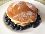Pancakes con mirtilli e sciroppo d'acero