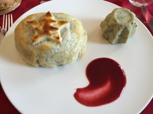 filetto-in-crosta-ai-porcini-con-sformato-ai-carciofi